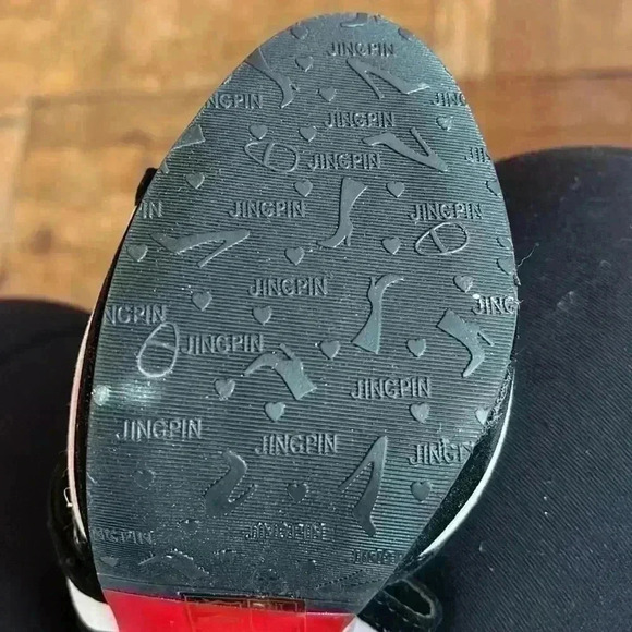 Eye-catching woman’s size 41 Jingpin heels. - Picture 4 of 8